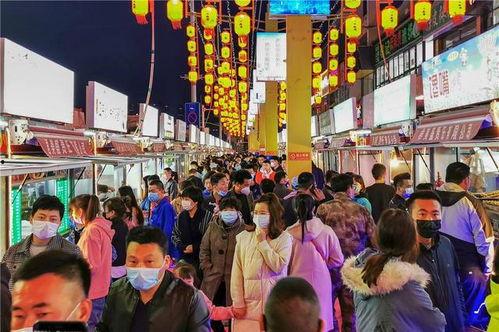 银川吃瓜怀远夜市,吃瓜畅谈，夜生活新地标