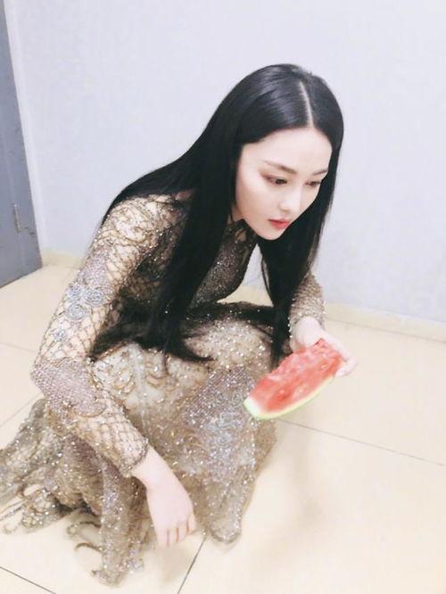 礼服吃瓜,揭秘明星红毯背后的故事